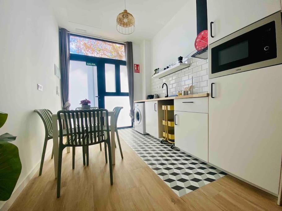 Nice & Cozy Flat Close The Beach バレンシア エクステリア 写真